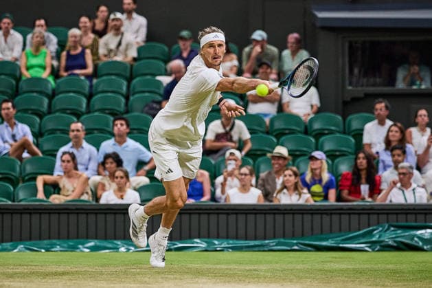 July 7, 2026, London, London, Great Britain: Alexander Zverev of Germany returns with backhand during The Championships Wimbledon , 6.7.2026 in London (All England Lawn Tennis and Croquet Club), Great Britain Tennis 2026: Grand Slam: The Championships Wimbledon: 8th Day: 4th Round: ZVEREV Vs LECHECKA  - ZUMAs343 20260707_zsp_s343_010 Copyright: xMathiasxSchulzx