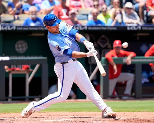 July 06, 2026: Kansas City Royals catcher Luke Maile (18) launches a three run homer in the 1st inning for his first at bat of the year against the Phillies at Kauffman Stadium Kansas City, Missouri. CSM. MLB, Baseball Herren, USA 2026; Phillies Vs Royals July 6th  - ZUMAc04_ 20260706_zma_c04_029 Copyright: xJonxRobichaudx
