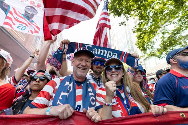 July 6, 2026, Seattle, Washington, USA: Fans of team USA march through downtown for the FIFA World Cup, WM, Weltmeisterschaft, Fussball match between USA and Belgium in Seattle on Monday, July 6, 2026. Seattle USA - ZUMAg235 20260706_zap_g235_009 Copyright: xPaulxChristianxGordonx