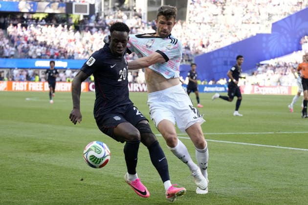 FIFA World Cup, WM, Weltmeisterschaft, Fussball 2026 - Round of 16 - USA vs Belgium Folarin Balogun of USA (L) in action against Brandon Mechele of Belgium (R) during the FIFA World Cup 2026 Round of 16 match USA against Belgium, in Seattle, Washington, USA, 06 July 2026. SEATTLE United States  Copyright: xSTEPHENxBRASHEARx