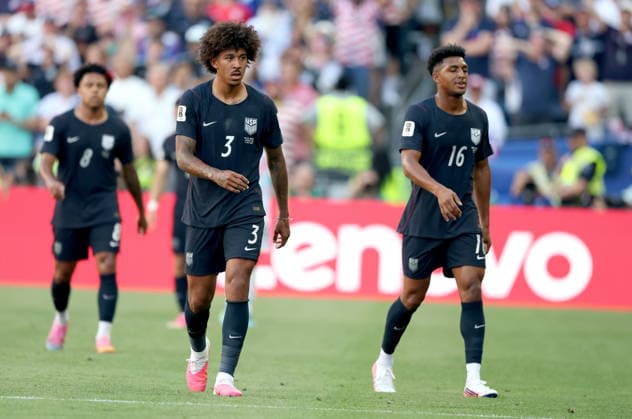 FIFA World Cup, WM, Weltmeisterschaft, Fussball 2026 - Round of 16 - USA vs Belgium Chris Richards (L) and Alex Freeman of USA walk to the touchline for the hydration break during the FIFA World Cup 2026 Round of 16 match USA against Belgium, in Seattle, USA, 06 July 2026. SEATTLE United States  Copyright: xCHRISTOPHERxTORRESx