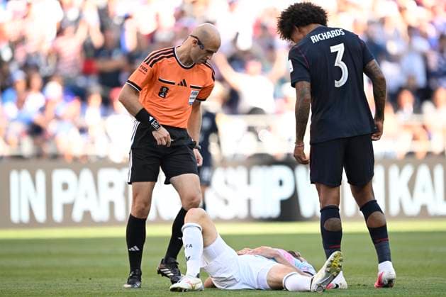 USA vs Belgium - FIFA World Cup, WM, Weltmeisterschaft, Fussball 2026 SEATTLE, UNITED STATES OF AMERICA - JULY 06 : injury of Mechele Brandon defender of Belgium pictured during the FIFA World Cup 2026 round of 16 match between the United States of America and Belgium at the Lumen Field stadium on July 6, 2026 in Seattle, United States of America, 06 07 2026 Seattle United States of America  Copyright: xNicoxVereeckenx