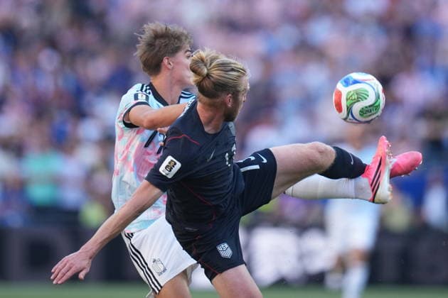 USA v Belgium - FIFA World Cup, WM, Weltmeisterschaft, Fussball 2026 - Round of 16 SEATTLE, USA - JULY 6: Tim Ream (13) of USA in action against Charles De Ketelaere (17) of Belgium during the 2026 FIFA World Cup Round of 16 match between USA and Belgium at Lumen Field (Seattle Stadium) in Seattle, Washington, United States on July 6, 2026. Ercin Erturk Anadolu Washington United States. Editorial use only. Please get in touch for any other usage.  Copyright: x2026xAnadoluxErcinxErturkx