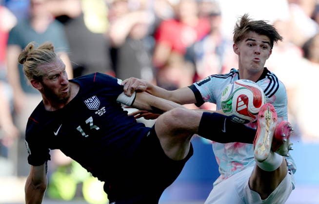 FIFA World Cup, WM, Weltmeisterschaft, Fussball 2026 - Round of 16 - USA vs Belgium Tim Ream (L) of USA and Charles De Ketelaere of Belgium in action during the FIFA World Cup 2026 Round of 16 match USA against Belgium, in Seattle, USA, 06 July 2026. SEATTLE United States  Copyright: xCHRISTOPHERxTORRESx
