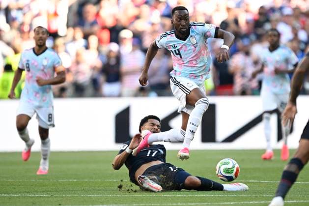 USA vs Belgium - FIFA World Cup, WM, Weltmeisterschaft, Fussball 2026 SEATTLE, UNITED STATES OF AMERICA - JULY 06 : Lukebakio Dodi forward of Belgium battles for the ball with Tillman Malik midfielder of USA pictured during the FIFA World Cup 2026 round of 16 match between the United States of America and Belgium at the Lumen Field stadium on July 6, 2026 in Seattle, United States of America, 06 07 2026 Seattle United States of America  Copyright: xNicoxVereeckenx
