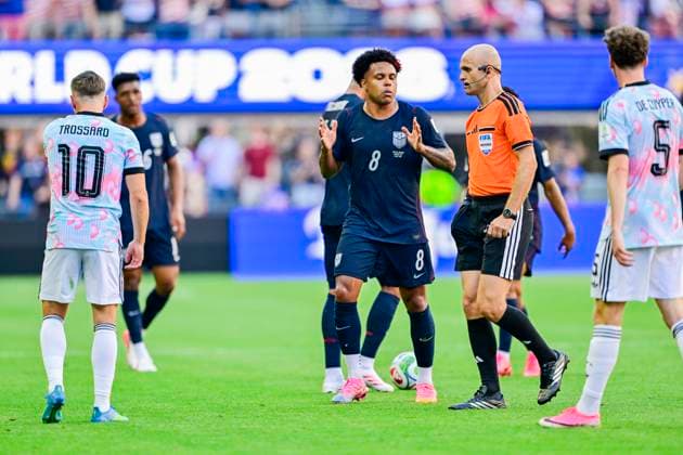 USA vs Belgium - FIFA World Cup, WM, Weltmeisterschaft, Fussball 2026 SEATTLE, UNITED STATES OF AMERICA - JULY 06 : referee of the game Adham Makhadmeh, Mckennie Weston midfielder of USA pictured during the FIFA World Cup 2026 round of 16 match between the United States of America and Belgium at the Lumen Field stadium on July 6, 2026 in Seattle, United States of America, 06 07 2026 Seattle United States of America  Copyright: xJanxDexMeuleneirx