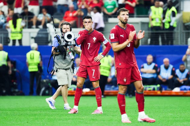 July 6, 2026, Arlington, Tx, United States: Cristiano Ronaldo cries after Portugal s 1-0 defeat to Spain the Round of 16 match between Portugal and Spain at the FIFA World Cup, WM, Weltmeisterschaft, Fussball at Dallas Stadium, in Texas, United States, on Monday, July 06, 2026. FIFA World Cup 2026 - Round Of 16 - Portugal V Spain  - ZUMAv122 20260706_aap_v122_077 Copyright: xWilliamxVolcovx