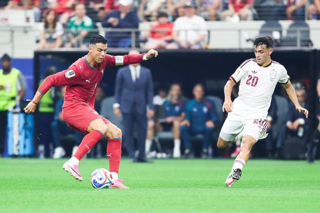July 6, 2026, Arlington, Tx, United States: Cristiano Ronaldo player of Portugal and Pedri player of Spain during the Round of 16 match between Portugal and Spain at the FIFA World Cup, WM, Weltmeisterschaft, Fussball at Dallas Stadium, in Texas, United States, on Monday, July 06, 2026. FIFA World Cup 2026 - Round Of 16 - Portugal V Spain  - ZUMAv122 20260706_aap_v122_150 Copyright: xWilliamxVolcovx