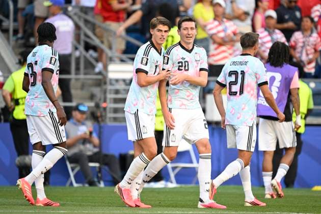 USA vs Belgium - FIFA World Cup, WM, Weltmeisterschaft, Fussball 2026 SEATTLE, UNITED STATES OF AMERICA - JULY 06 : Vanaken Hans midfielder of Belgium celebrates scoring a goal with teammates pictured during the FIFA World Cup 2026 round of 16 match between the United States of America and Belgium at the Lumen Field stadium on July 6, 2026 in Seattle, United States of America, 06 07 2026 Seattle United States of America  Copyright: xNicoxVereeckenx