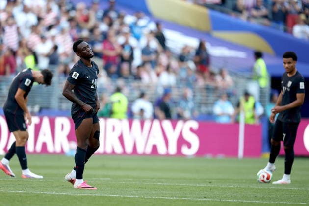 FIFA World Cup, WM, Weltmeisterschaft, Fussball 2026 - Round of 16 - USA vs Belgium Folarin Balogun of USA and teammates react after Belgium scored their third goal during the FIFA World Cup 2026 Round of 16 match USA against Belgium, in Seattle, USA, 06 July 2026. SEATTLE United States  Copyright: xCHRISTOPHERxTORRESx