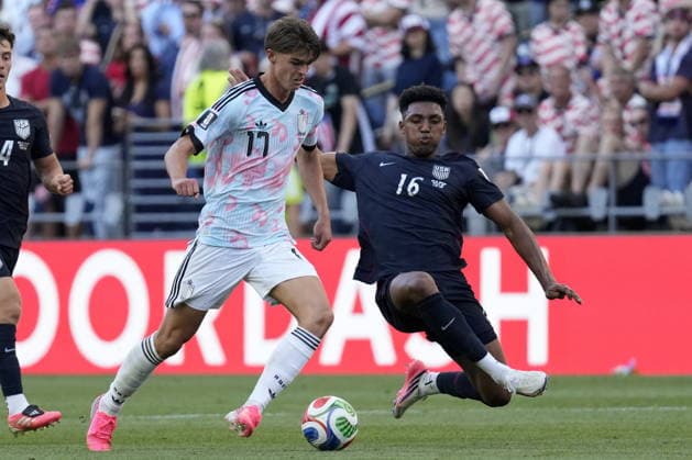 FIFA World Cup, WM, Weltmeisterschaft, Fussball 2026 - Round of 16 - USA vs Belgium Charles De Ketelaere of Belgium (L) in action against Alex Freeman of USA (R) during the FIFA World Cup 2026 Round of 16 match USA against Belgium, in Seattle, Washington, USA, 06 July 2026. SEATTLE United States  Copyright: xSTEPHENxBRASHEARx