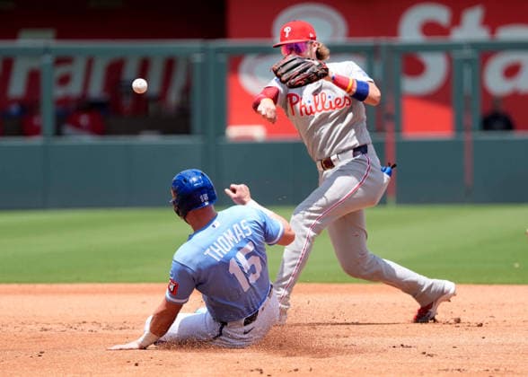 July 06, 2026: Philadelphia Phillies second baseman Bryson Stott (5) tries to complete the double play against the Royals at Kauffman Stadium Kansas City, Missouri. CSM. Kansas City United States - ZUMAc04_ 20260706_zma_c04_038 Copyright: xJonxRobichaudx