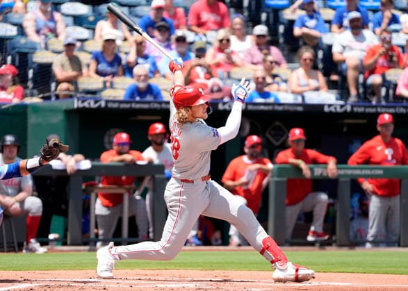July 06, 2026: Philadelphia Phillies third baseman Alec Bohm (28) hits an RBI double against the Royals at Kauffman Stadium Kansas City, Missouri. CSM. MLB, Baseball Herren, USA 2026; Phillies Vs Royals July 6th  - ZUMAc04_ 20260706_zma_c04_033 Copyright: xJonxRobichaudx