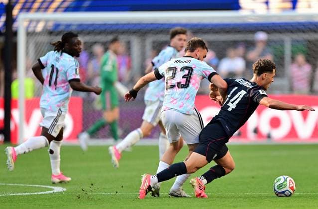 Belgium s Nicolas Raskin and US Sebastian Berhalter fight for the ball during a soccer game between the USA and Belgian national team, Nationalteam Red Devils, on Monday 06 July 2026, at the Seattle Field, in Seattle, a 1 8 finals game in the FIFA World Cup, WM, Weltmeisterschaft, Fussball 2026. DIRKxWAEM  x180554800x