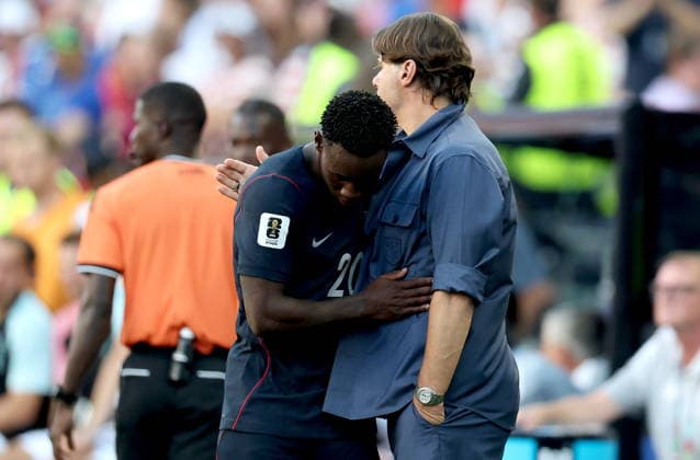 FIFA World Cup, WM, Weltmeisterschaft, Fussball 2026 - Round of 16 - USA vs Belgium Folarin Balogun (L) of USA is taken off in the second half by USA s head coach Mauricio Pochettino (R) during the FIFA World Cup 2026 Round of 16 match USA against Belgium, in Seattle, USA, 06 July 2026. SEATTLE United States  Copyright: xCHRISTOPHERxTORRESx