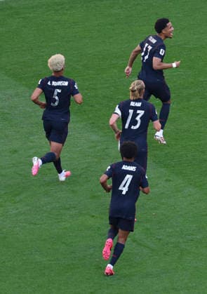(260707) -- SEATTLE, July 7, 2026 -- Malik Tillman (top) of the United States celebrates scoring during the round of 16 match between the United States and Belgium at the 2026 FIFA World Cup, WM, Weltmeisterschaft, Fussball at Seattle Stadium in Seattle, the United States, July 6, 2026. ) (SP)U.S.-SEATTLE-FOOTBALL-FIFA WORLD CUP-ROUND OF 16-USA VS BEL BaixXuefei 