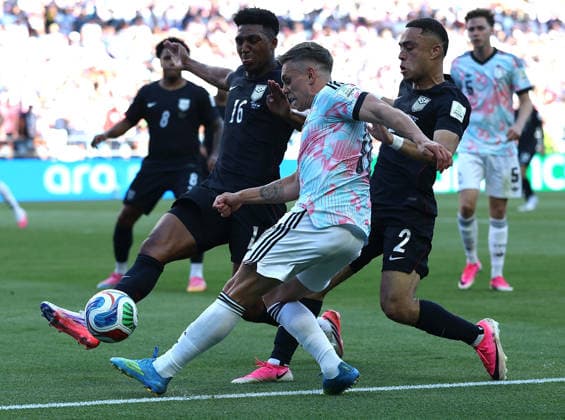 (260707) -- SEATTLE, July 7, 2026 -- Leandro Trossard (C, front) of Belgium vies with Sergino Dest (R, front) and Alex Freeman (L, fornt) of the United States during the round of 16 match between the United States and Belgium at the 2026 FIFA World Cup, WM, Weltmeisterschaft, Fussball at Seattle Stadium in Seattle, the United States, July 6, 2026. ) (SP)U.S.-SEATTLE-FOOTBALL-FIFA WORLD CUP-ROUND OF 16-USA VS BEL CaoxCan 