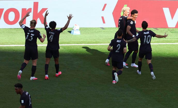 (260707) -- SEATTLE, July 7, 2026 -- Players of the United States celebrate scoring during the round of 16 match between the United States and Belgium at the 2026 FIFA World Cup, WM, Weltmeisterschaft, Fussball at Seattle Stadium in Seattle, the United States, July 6, 2026. ) (SP)U.S.-SEATTLE-FOOTBALL-FIFA WORLD CUP-ROUND OF 16-USA VS BEL BaixXuefei 