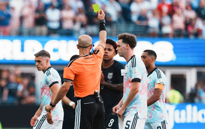 (260707) -- SEATTLE, July 7, 2026 -- Weston McKennie (C) of the United States is shown a yellow card by referee Adham Mohammad Tumah Makhadmeh during the round of 16 match between the United States and Belgium at the 2026 FIFA World Cup, WM, Weltmeisterschaft, Fussball at Seattle Stadium in Seattle, the United States, July 6, 2026. ) (SP)U.S.-SEATTLE-FOOTBALL-FIFA WORLD CUP-ROUND OF 16-USA VS BEL XuxChang 