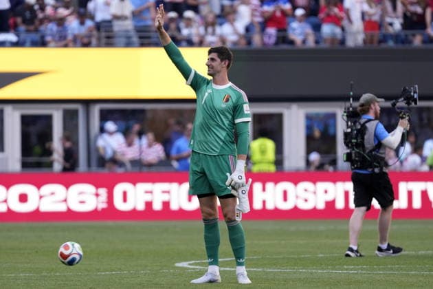 FIFA World Cup, WM, Weltmeisterschaft, Fussball 2026 - Round of 16 - USA vs Belgium Goalkeeper Thibaut Courtois of Belgium greets supporters after winning the FIFA World Cup 2026 Round of 16 match USA against Belgium, in Seattle, Washington, USA, 06 July 2026. SEATTLE United States  Copyright: xSTEPHENxBRASHEARx