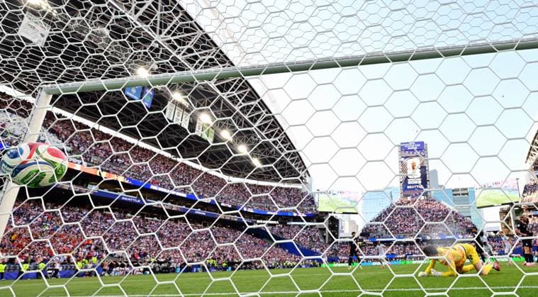 Belgium s Romelu Lukaku scores a goal during a soccer game between the USA and Belgian national team, Nationalteam Red Devils, on Monday 06 July 2026, at the Seattle Field, in Seattle, a 1 8 finals game in the FIFA World Cup, WM, Weltmeisterschaft, Fussball 2026. DIRKxWAEM  x180555402x