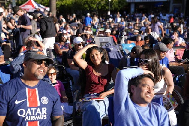 Watch party for USA vs Belgium - FIFA World Cup, WM, Weltmeisterschaft, Fussball 2026 - Round 16 REDWOOD CITY, CALIFORNIA - JULY 6: Fans of USA gather downtown Redwood City,California, United States on July 6, 2026 to watch the 2026 FIFA World Cup Round 16 match between USA vs Belgium which held in Seattle, Washington. Tayfun Coskun Anadolu California United States. Editorial use only. Please get in touch for any other usage.  Copyright: x2026xAnadoluxTayfunxCoskunx