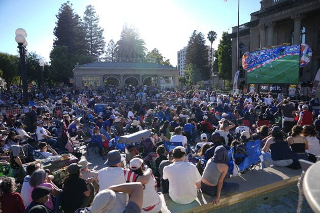 Watch party for USA vs Belgium - FIFA World Cup, WM, Weltmeisterschaft, Fussball 2026 - Round 16 REDWOOD CITY, CALIFORNIA - JULY 6: Fans of USA gather downtown Redwood City,California, United States on July 6, 2026 to watch the 2026 FIFA World Cup Round 16 match between USA vs Belgium which held in Seattle, Washington. Tayfun Coskun Anadolu California United States. Editorial use only. Please get in touch for any other usage.  Copyright: x2026xAnadoluxTayfunxCoskunx