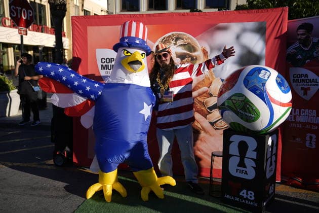 Watch party for USA vs Belgium - FIFA World Cup, WM, Weltmeisterschaft, Fussball 2026 - Round 16 REDWOOD CITY, CALIFORNIA - JULY 6: Fans of USA gather downtown Redwood City,California, United States on July 6, 2026 to watch the 2026 FIFA World Cup Round 16 match between USA vs Belgium which held in Seattle, Washington. Tayfun Coskun Anadolu California United States. Editorial use only. Please get in touch for any other usage.  Copyright: x2026xAnadoluxTayfunxCoskunx