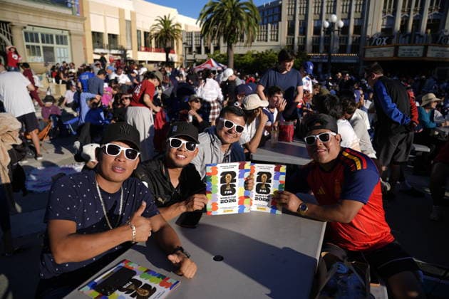 Watch party for USA vs Belgium - FIFA World Cup, WM, Weltmeisterschaft, Fussball 2026 - Round 16 REDWOOD CITY, CALIFORNIA - JULY 6: Fans of USA gather downtown Redwood City,California, United States on July 6, 2026 to watch the 2026 FIFA World Cup Round 16 match between USA vs Belgium which held in Seattle, Washington. Tayfun Coskun Anadolu California United States. Editorial use only. Please get in touch for any other usage.  Copyright: x2026xAnadoluxTayfunxCoskunx
