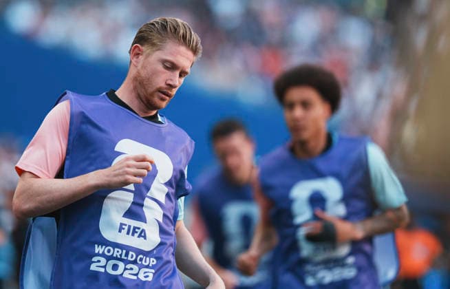(260707) -- SEATTLE, July 7, 2026 -- Kevin De Bruyne (L) of Belgium warms up before the round of 16 match between the United States and Belgium at the 2026 FIFA World Cup, WM, Weltmeisterschaft, Fussball at Seattle Stadium in Seattle, the United States, July 6, 2026. ) (SP)U.S.-SEATTLE-FOOTBALL-FIFA WORLD CUP-ROUND OF 16-USA VS BEL XuxChang 