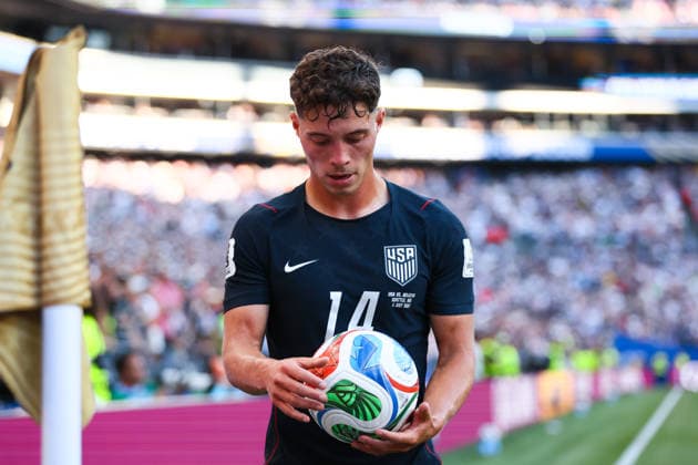 SEATTLE, WA - JULY 06: Midfielder Sebastian Berhalter 14 of the United States holds the ball during the FIFA World Cup, WM, Weltmeisterschaft, Fussball 2026 Round of 16 match between the USA and Belgium on July 6, 2026 at Seattle Stadium in Seattle, Washington. (Photo by Henry Rodenburg Icon Sportswire) SOCCER: JUL 06 FIFA World Cup 26 Round of 16 - USA vs Belgium EDITORIAL USE ONLY Icon260706024