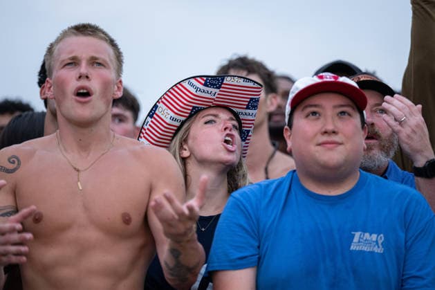 July 6, 2026, Washington, District Of Columbia, United States: Fans react with disappointment as supporters watch Team USA fall to Belgium during a public watch party on the National Mall in Washington, D.C. The loss eliminates the United States from the tournament. Washington United States - ZUMAk206 20260706_znp_k206_009 Copyright: xMattxKaminskyx
