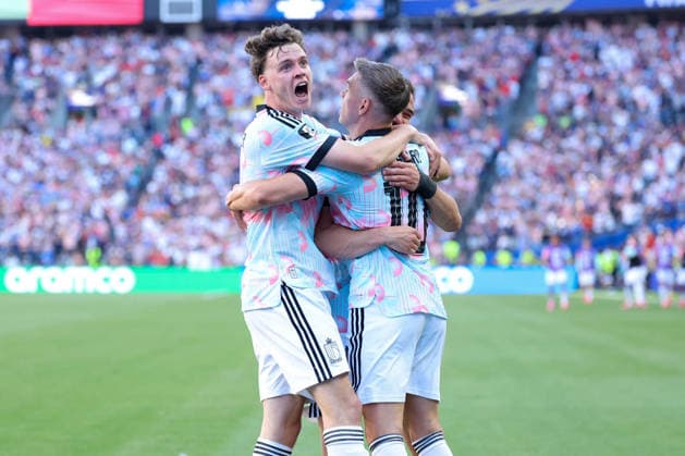 July 6, 2026, Seattle, Washington, US: Belgium midfielder Nicolas Raskin (23) and Belgium forward Leandro Trossard (10) and Belgium defender Maxim de Cuyper (5) celebrate a goal in the first half game USA national team, Nationalteam vs Belgium National Team for the FIFA World Cup, WM, Weltmeisterschaft, Fussball round of 16 match, at Seattle Stadium. Seattle US - ZUMAl181 20260706_zsp_l181_029 Copyright: xMelissaxLevinx