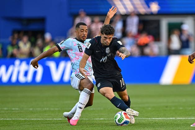 July 06, 2026: United States of America forward Christian Pulisic (10) and Belgium midfielder Youri Tielemans (8) battle for control during the FIFA World Cup, WM, Weltmeisterschaft, Fussball knockout round of 16 match between USA and Belgium in Seattle, WA. Belgium defeated USA 4-1 to advance to the quarter finals. CSM Seattle United States - ZUMAc04_ 20260706_zma_c04_056 Copyright: xStevexFaberx
