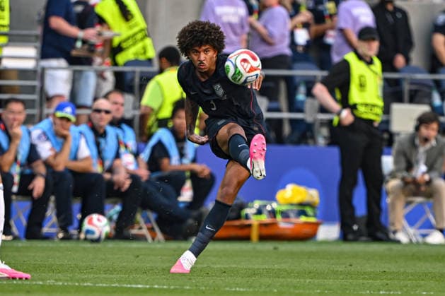 July 06, 2026: United States of America defender Chris Richards (3) fires off a pass during the FIFA World Cup, WM, Weltmeisterschaft, Fussball knockout round of 16 match between USA and Belgium in Seattle, WA. Belgium defeated USA 4-1 to advance to the quarter finals. CSM Seattle United States - ZUMAc04_ 20260706_zma_c04_061 Copyright: xStevexFaberx