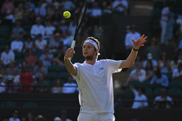 2026 Wimbledon - Alexander Bublik Alexander Bublik (KAZ) during his fourth round match at the 2026 Wimbledon Championships at the AELTC in London, GREAT BRITAIN, on JULY 6, 2026. Photo by Corinne Dubreuil ABACAPRESS.COM London  Copyright: xDubreuilxCorinne ABACAx