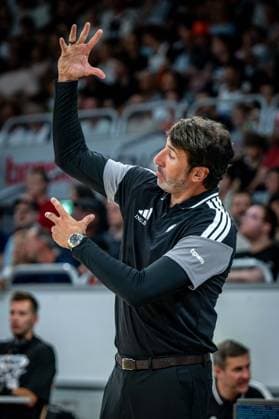 Basketball Bamberg 06.07.2026.2026 FIBA World Cup Qualifier Qualifikation zur Weltmeisterschaft 2027 Deutschland (GER) - Zypern (CYP) Alex Mumbru (Deutschland, Bundestrainer) *** Basketball Bamberg July 6, 2026 2026 FIBA World Cup Qualifier Qualification for the 2027 World Cup Germany GER Cyprus CYP Alex Mumbru, Germany, national team coach