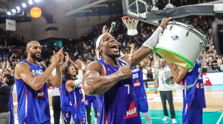 Basket France Finlande PHOTOPQR SUD OUEST David Le Deodic ; Pau ; 06 07 2026 ; Match de basket de qualification au Mondial 2027 opposant l équipe de France à la Finlande , au Palais des sports de Pau le 6 juillet 2026 . Pau, France, july 6th 2026 basket, qualifying match for 2027 World Championship, WM, Weltmeisterschaft : France vs Finland Pau BEARN France  Copyright: xPHOTOPQR SUDxOUEST MAXPPPxDavidxLexDeodicx 20260706SDO6490 20260706SDO6490