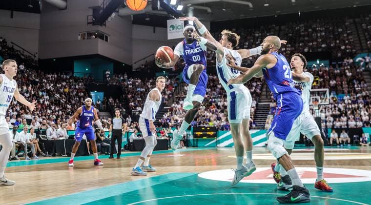 Basket France Finlande PHOTOPQR SUD OUEST David Le Deodic ; Pau ; 06 07 2026 ; Match de basket de qualification au Mondial 2027 opposant l équipe de France à la Finlande , au Palais des sports de Pau le 6 juillet 2026 . Pau, France, july 6th 2026 basket, qualifying match for 2027 World Championship, WM, Weltmeisterschaft : France vs Finland Pau BEARN France  Copyright: xPHOTOPQR SUDxOUEST MAXPPPxDavidxLexDeodicx 20260706SDO6497 20260706SDO6497