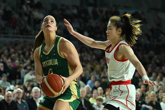 BASKETBALL WOMEN AUSTRALIA CHINA, Alexandra Fowler of Australia (left) in action during the women™s international basketball match between the Australian Opals and China at John Cain Arena in Melbourne, Tuesday, July 7, 2026. ( NO ARCHIVING, EDITORIAL USE ONLY MELBOURNE VICTORIA AUSTRALIA  Copyright: xJAMESxROSSx 20260707171328668358