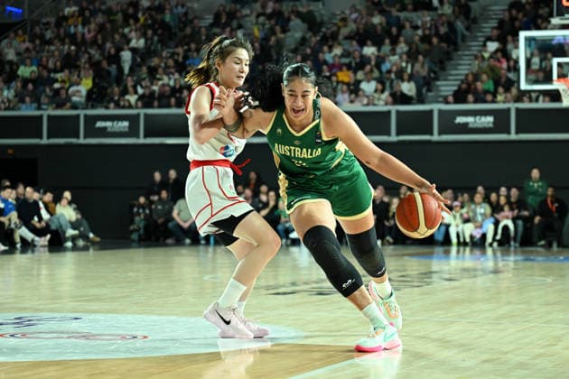 BASKETBALL WOMEN AUSTRALIA CHINA, Zitina Aokuso of Australia (right) in action during the women™s international basketball match between the Australian Opals and China at John Cain Arena in Melbourne, Tuesday, July 7, 2026. ( NO ARCHIVING, EDITORIAL USE ONLY MELBOURNE VICTORIA AUSTRALIA  Copyright: xJAMESxROSSx 20260707173942247762