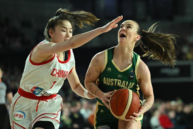 BASKETBALL WOMEN AUSTRALIA CHINA, Stephanie Reid of Australia (right) in action during the women™s international basketball match between the Australian Opals and China at John Cain Arena in Melbourne, Tuesday, July 7, 2026. ( NO ARCHIVING, EDITORIAL USE ONLY MELBOURNE VICTORIA AUSTRALIA  Copyright: xJAMESxROSSx 20260707175455581723