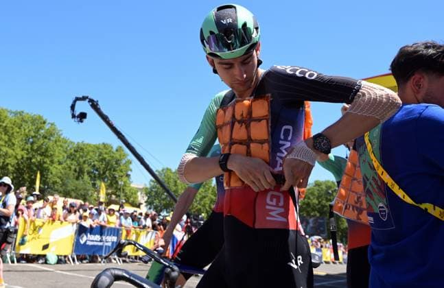 French Paul Seixas of Decathlon CMA CGM Team pictured at the start of stage 4 of the 2026 Tour de France cycling race, a stage of 181,9km from Carcassonne to Foix, on Tuesday 07 July 2026. The 113th edition of the Tour de France starts on Saturday 4 July in Barcelona, Spain, and will finish in Paris, France on the 26th of July. DAVIDxPINTENS  x180597017x