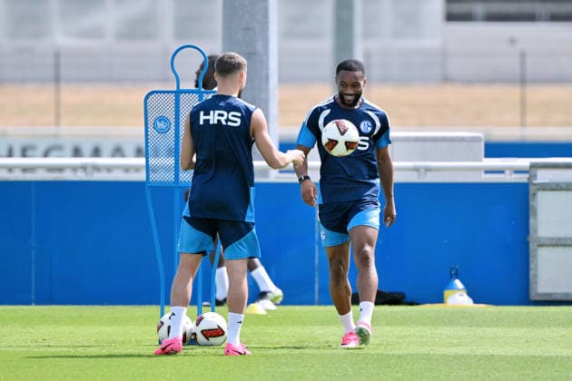 Moussa Sylla (FC Schalke 04), re. 07.07.2026, Fussball 1. Bundesliga, Saison 2026 2027, Training FC Schalke 04 Gelsenkirchen Trainingsgelände Nordrhein Westfalen Deutschland *** Moussa Sylla, FC Schalke 04, July 7, 2026, Soccer, Bundesliga 1, 2026–2027 Season, FC Schalke 04 Training Session, Gelsenkirchen, Training Facility, North Rhine-Westphalia, Germany Team2
