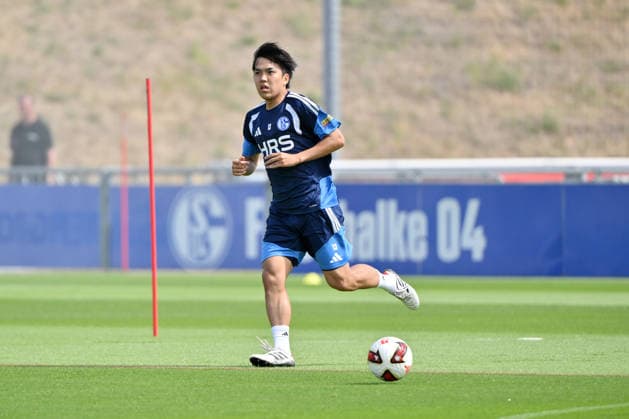 Satoshi Tanaka (FC Schalke 04) 07.07.2026, Fussball 1. Bundesliga, Saison 2026 2027, Training FC Schalke 04 Gelsenkirchen Trainingsgelände Nordrhein Westfalen Deutschland *** Satoshi Tanaka, FC Schalke 04, July 7, 2026, Soccer, Bundesliga 1, 2026–2027 Season, FC Schalke 04 Training, Gelsenkirchen, Training Facility, North Rhine-Westphalia, Germany Team2