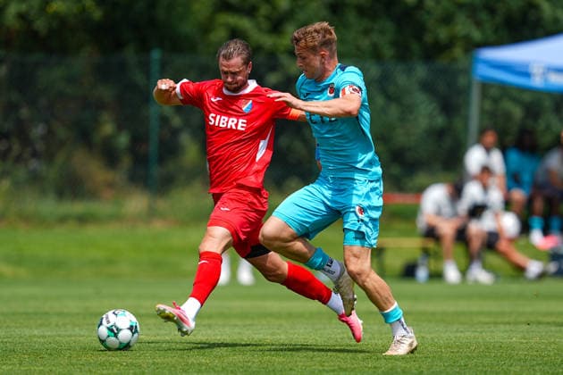 07.07.2026, xydrx, Fußball, Testspiel, FC Viktoria Köln - TSV Steinbach Haiger, Saison 2026 2027, Sportplatz Pohlstadtsweg: Nick Galle (TSV Steinbach Haiger, 3) im Zweikampf gegen David Otto (FC Viktoria Köln, 10) DFB regulations prohibit any use of photographs as image sequences and or quasi-video. *** July 7, 2026, xydrx, soccer, exhibition match, FC Viktoria Köln vs. TSV Steinbach Haiger, 2026–2027 season, Pohlstadtsweg Sports Field, Nick Galle (TSV Steinbach Haiger), No. 3 in a tackle against David Otto (FC Viktoria Köln), 10. DFB regulations prohibit any use of photographs as image sequences and or quasi-video. Copyright: HMBxMedia YannisxDreimann