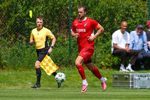 07.07.2026, xydrx, Fußball, Testspiel, FC Viktoria Köln - TSV Steinbach Haiger, Saison 2026 2027, Sportplatz Pohlstadtsweg: Nick Galle (TSV Steinbach Haiger, 3) DFB regulations prohibit any use of photographs as image sequences and or quasi-video. *** July 7, 2026, xydrx, soccer, exhibition match, FC Viktoria Köln vs. TSV Steinbach Haiger, 2026–2027 season, Pohlstadtsweg Sports Field, Nick Galle, TSV Steinbach Haiger, 3 DFB regulations prohibit any use of photographs as image sequences and or quasi-video Copyright: HMBxMedia YannisxDreimann