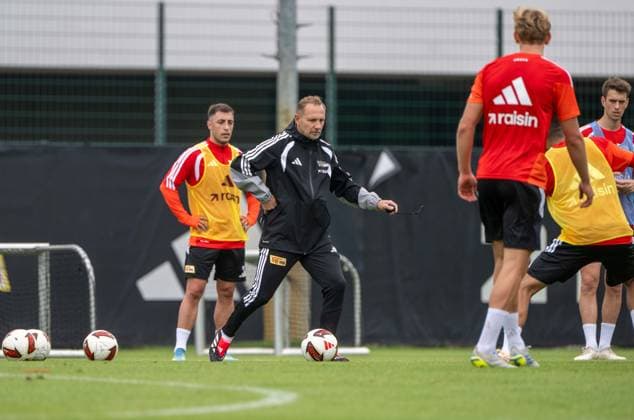 Fußball, Herren, Saison 2026 2027, 1. Bundesliga, 1. FC Union Berlin, Training auf Trainingsplatz II, v. l. Josip Juranovic (1. FC Union Berlin), Trainer Mauro Lustrinelli (1. FC Union Berlin), 07.07. 2026, *** Soccer, Men s, 2026–2027 Season, Bundesliga 1, 1. FC Union Berlin, Training on Training Field II, from left: Josip Juranovic (1. FC Union Berlin), Coach Mauro Lustrinelli (1. FC Union Berlin), July 7, 2026, Copyright: xMatthiasxKochx