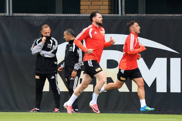 DEU, DFL, 1. FBL, 1.FC Union, Training, 07.07.2026, Stadion Alte Foersterei, Berlin, DEU, DFL, 1. FBL, 1.FC Union, Training, Cheftrainer Mauro Lustrinelli (1.FC Union Berlin), Co-Trainer Sascha Stauch (1.FC Union Berlin), Oliver Burke (1.FC Union Berlin 7), Josip Juranovic (1.FC Union Berlin 18) DFL - regulations prohibit any use of Photographs as image sequences and or quasi-video *** GER, DFL, 1st Bundesliga, 1. FC Union, Practice, July 7, 2026, Alte Foersterei Stadium, Berlin, GER, DFL, 1st Bundesliga, 1 FC Union, Training, Head Coach Mauro Lustrinelli (1 FC Union Berlin), Assistant Coach Sascha Stauch (1 FC Union Berlin), Oliver Burke (1 FC Union Berlin 7), Josip Juranovic (1 FC Union Berlin 18). DFL regulations prohibit any use of photographs as image sequences and or quasi-video. Nordphotox xEngler nph00076