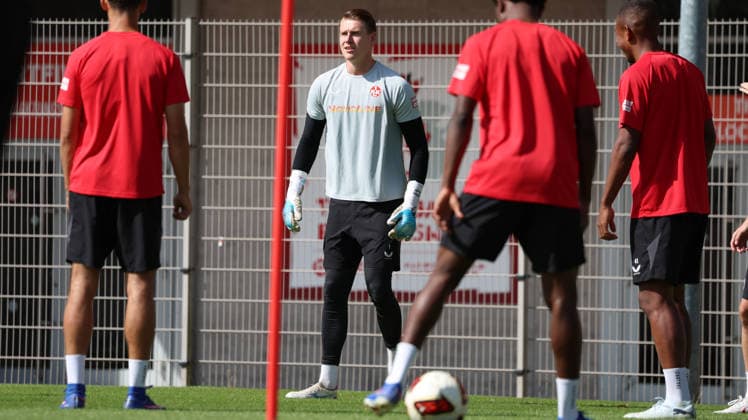 07.07.2026, xrekx, Fussball 2.Bundesliga, 1.FC Kaiserslautern - Training v.l. Julian Krahl (1.FC Kaiserslautern) (DFL DFB REGULATIONS PROHIBIT ANY USE OF PHOTOGRAPHS as IMAGE SEQUENCES and or QUASI-VIDEO) Kaiserslautern *** July 7, 2026, xrekx, Soccer 2. Bundesliga, 1 FC Kaiserslautern Training v l Julian Krahl 1 FC Kaiserslautern DFL DFB REGULATIONS PROHIBIT ANY USE OF PHOTOGRAPHS AS IMAGE SEQUENCES AND OR QUASI-VIDEO Kaiserslautern